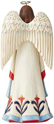 Enesco Jim Shore Heartwood Creek Patriotski anđeo sa preklopljenim figuricom zastava, 7,01 inčni, višebojni