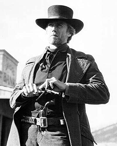 Clint Eastwood ponovo puni svoj pištolj tokom pucnjave pale Rider 8x10 inch photo